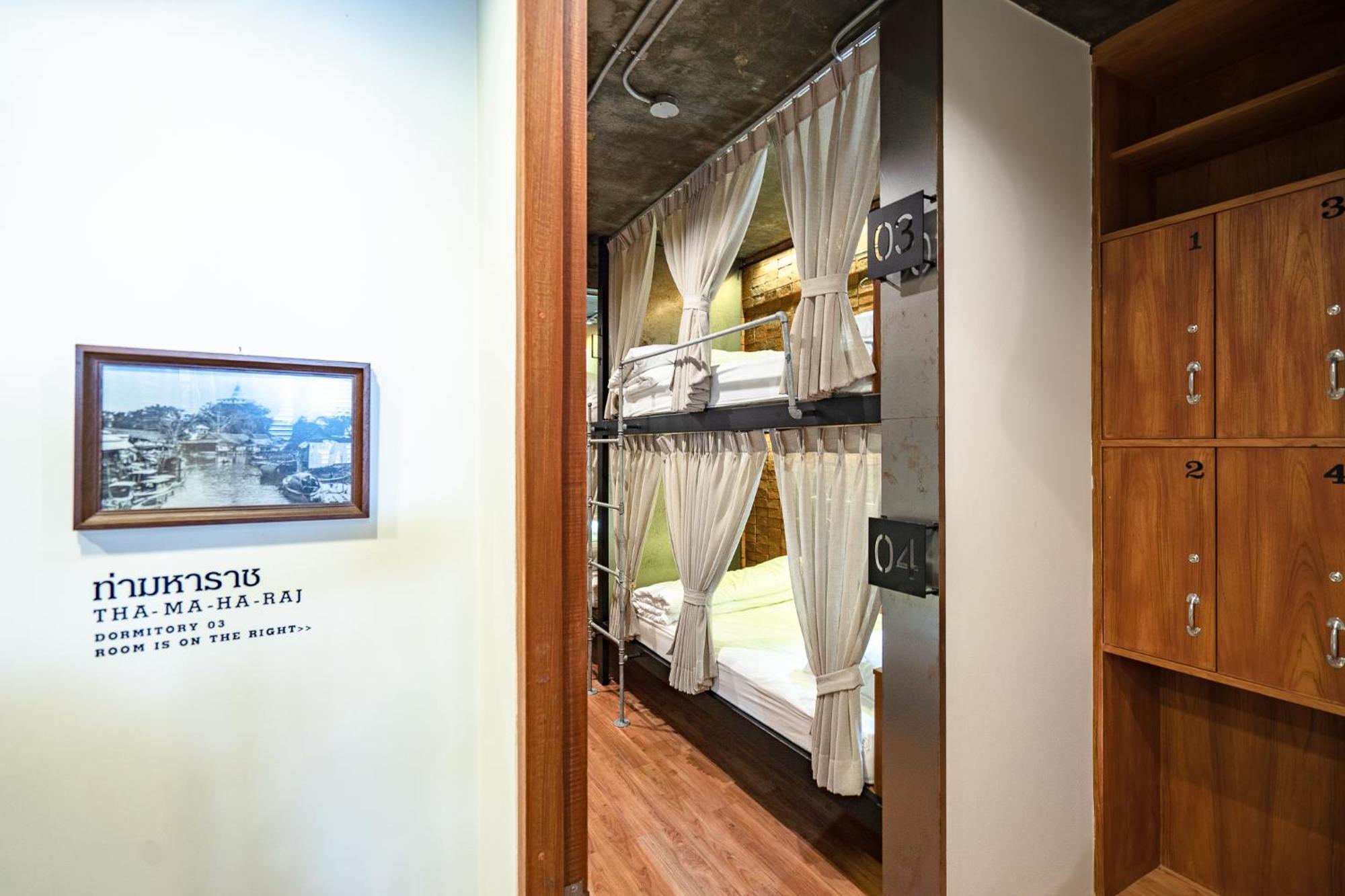 Siam Plug In Hostel Bangkok Esterno foto